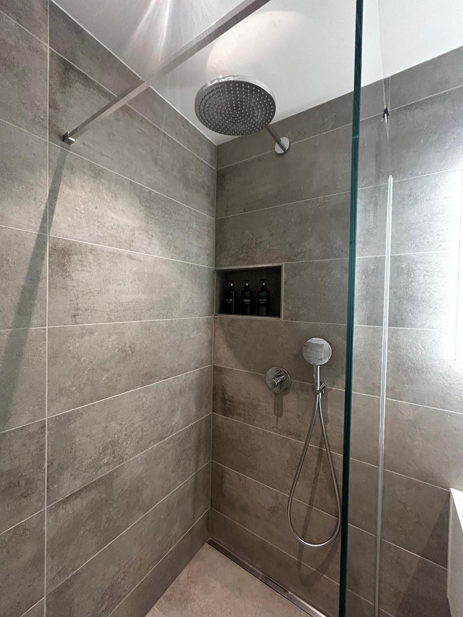 Family Apartment, Near The Beach Whit Private Park Locarno Exteriér fotografie